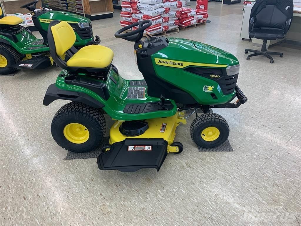 John Deere S240 Kompakttraktorer