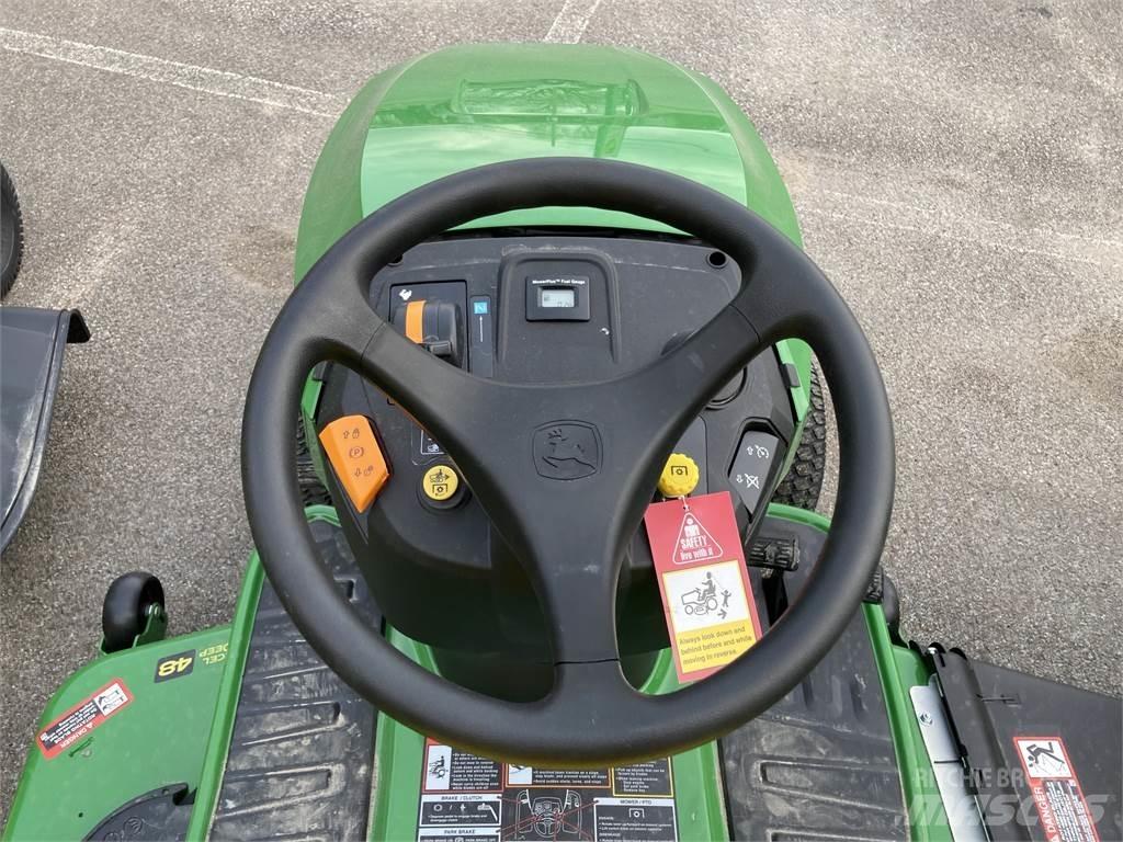 John Deere S240 Kompakttraktorer