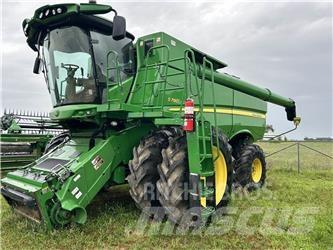 John Deere S680 Skurtreskere