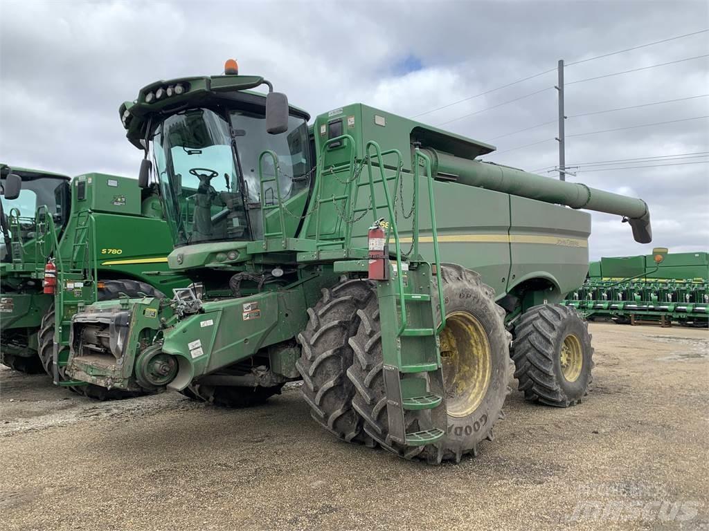 John Deere S680 Skurtreskere