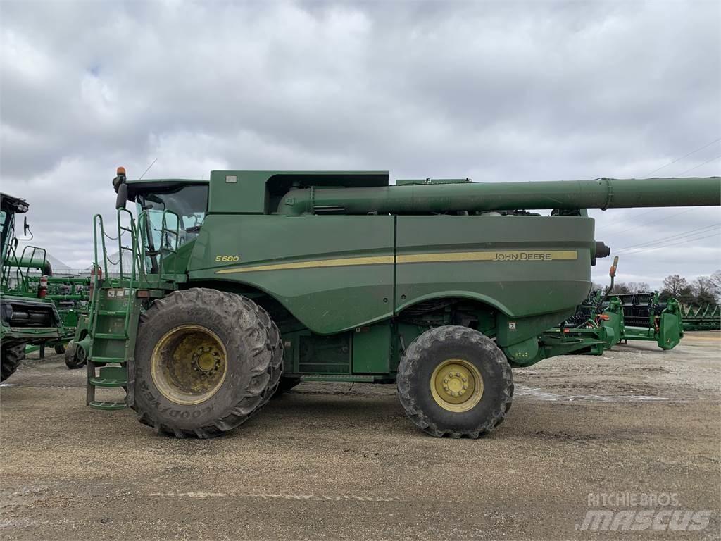 John Deere S680 Skurtreskere