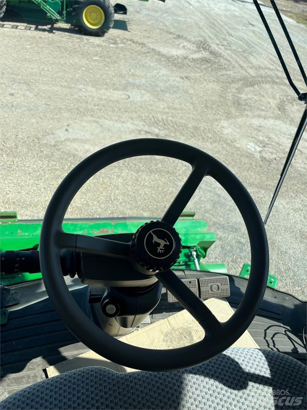John Deere S680 Skurtreskere