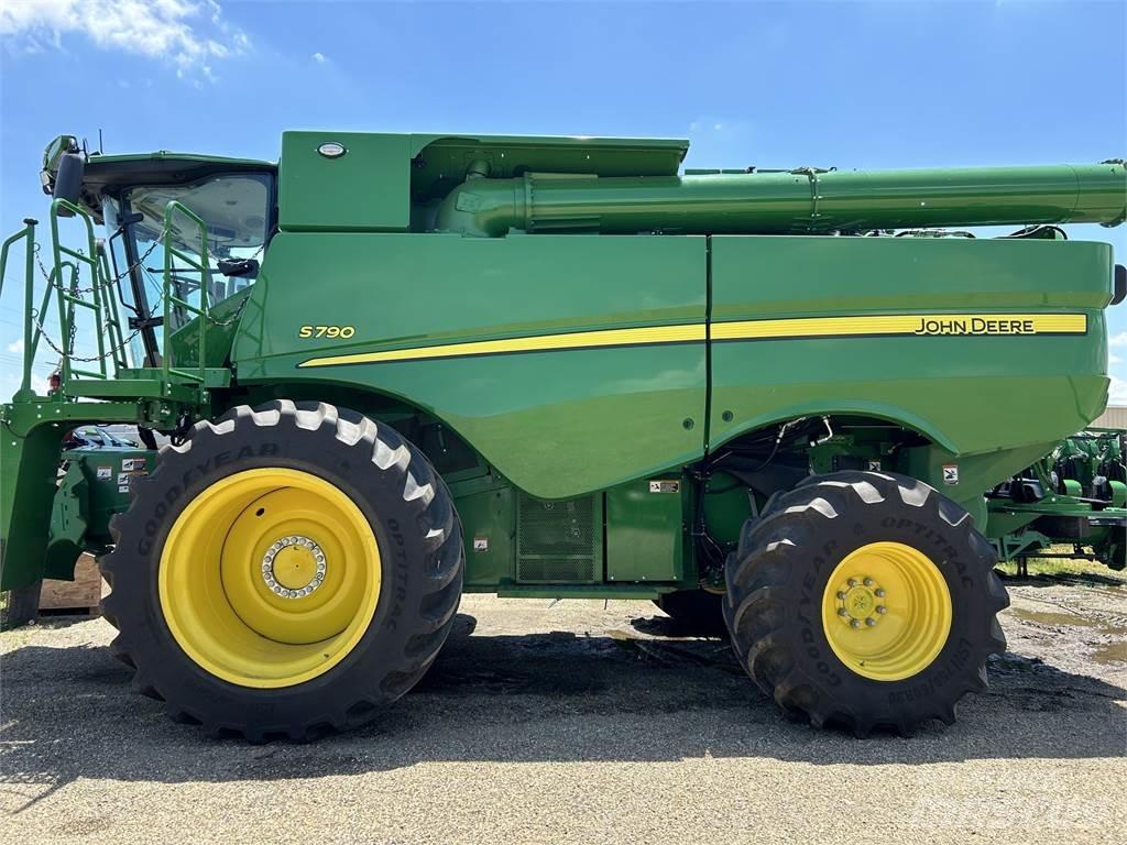 John Deere S790 Skurtreskere