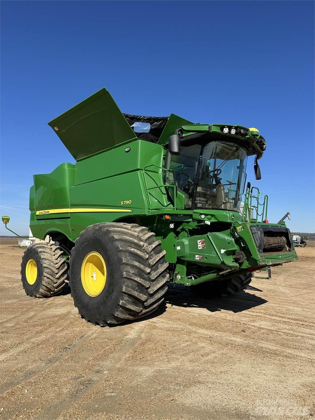 John Deere S790 Skurtreskere