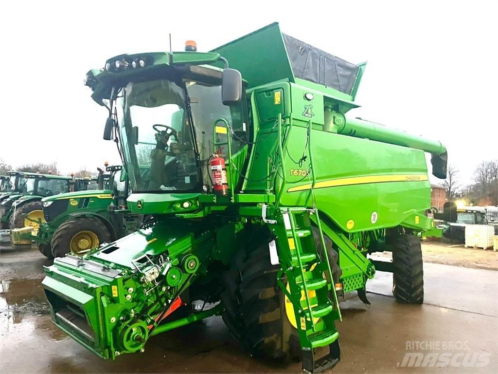 John Deere T670 Skurtreskere