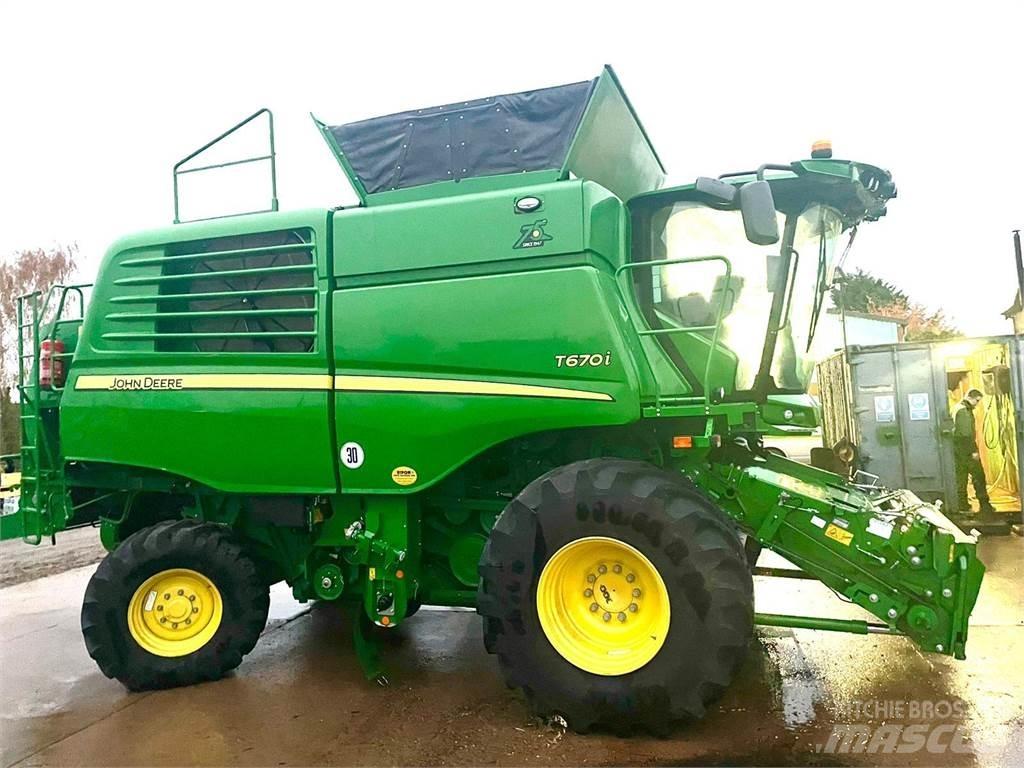 John Deere T670 Skurtreskere