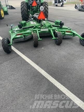 John Deere TS10 Rundballerivere, -kuttere og -utpakkere