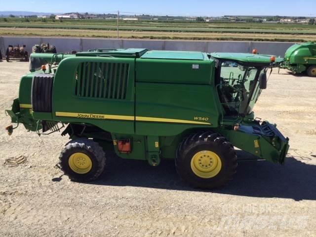 John Deere W540 Skurtreskere