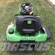 John Deere X330 Kompakttraktorer