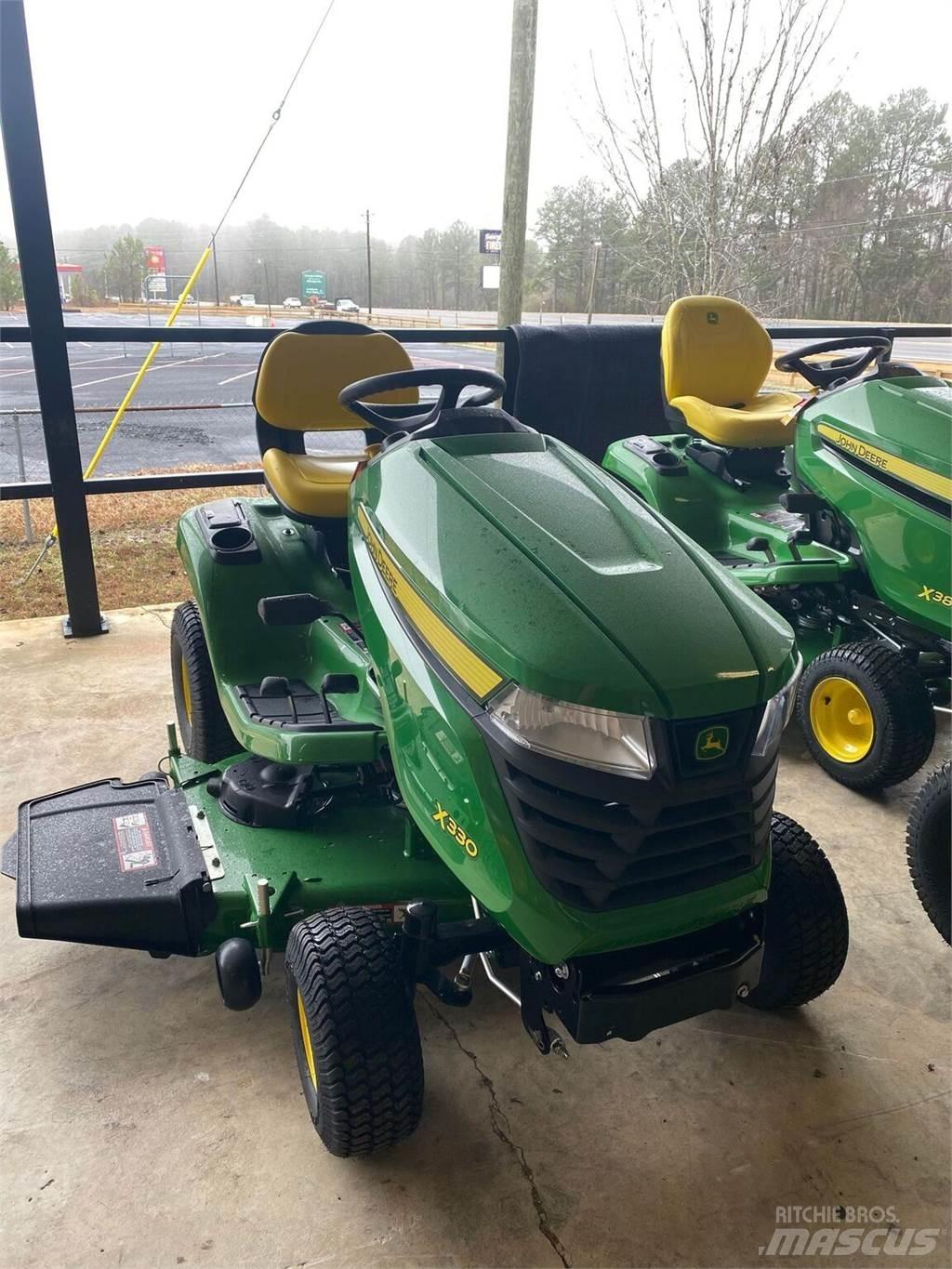 John Deere X330 Kompakttraktorer