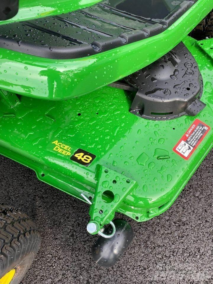 John Deere X330 Kompakttraktorer