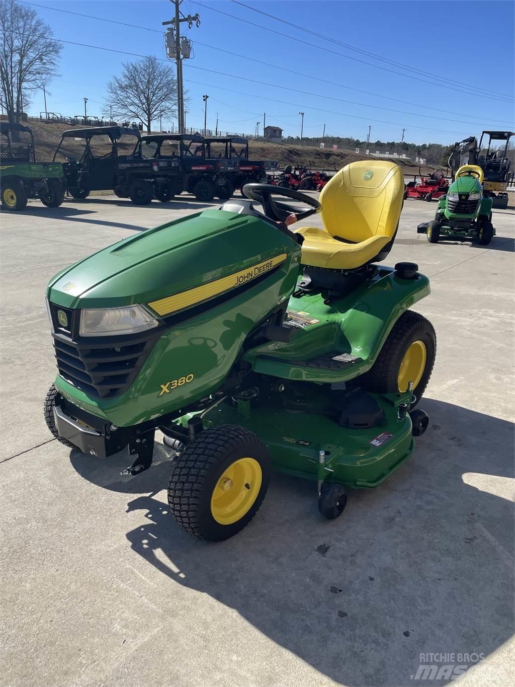John Deere X380 Kompakttraktorer
