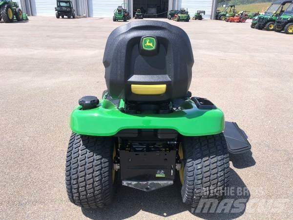 John Deere X380 Kompakttraktorer