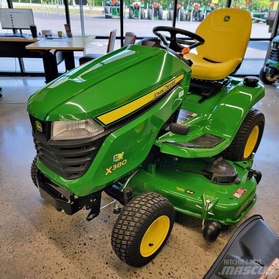 John Deere X380 Kompakttraktorer