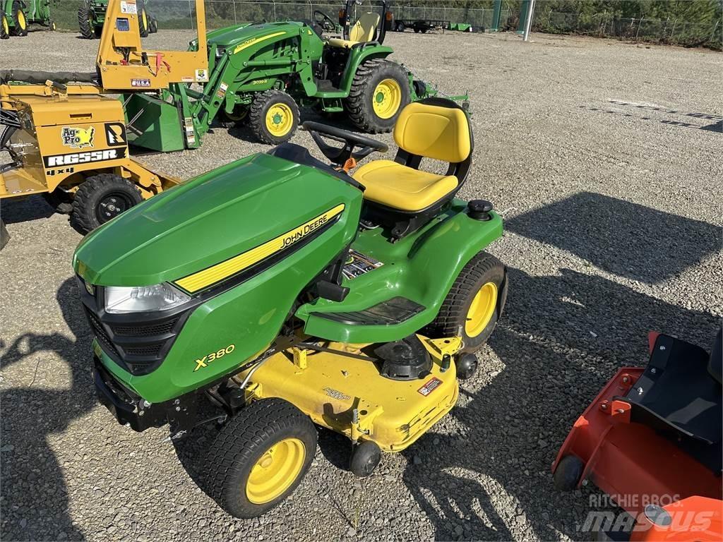 John Deere x380 Kompakttraktorer