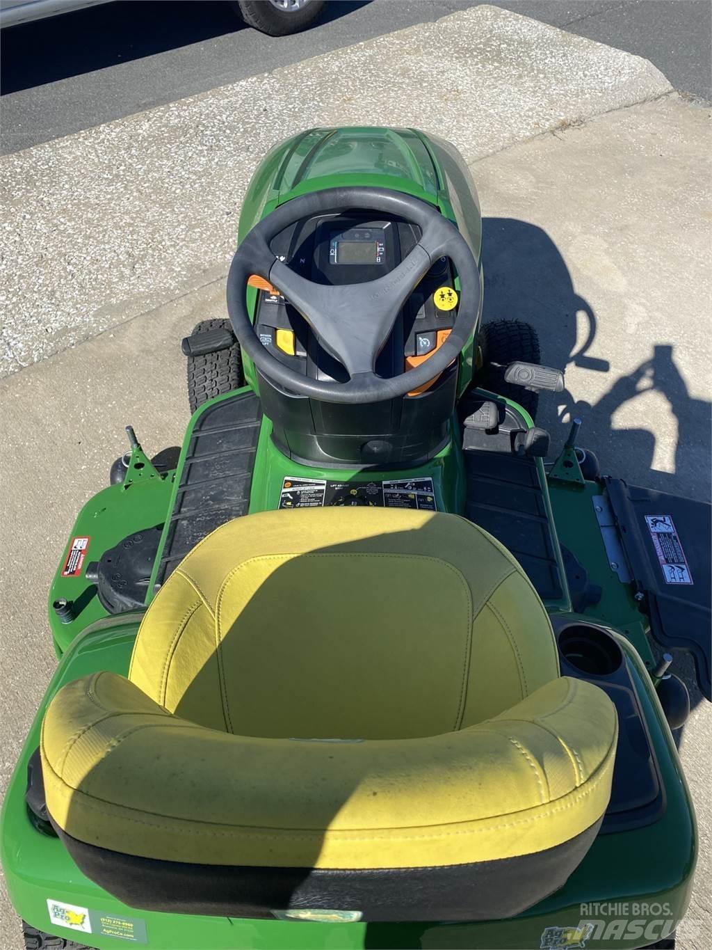 John Deere X380 Kompakttraktorer