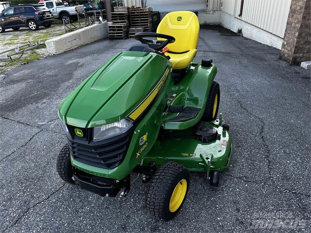 John Deere X380 Kompakttraktorer