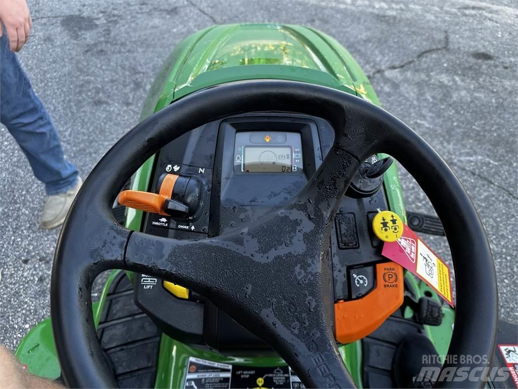 John Deere X380 Kompakttraktorer