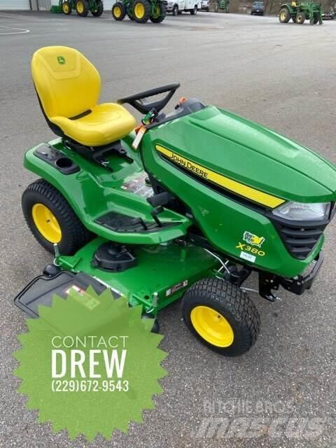John Deere X380 Kompakttraktorer