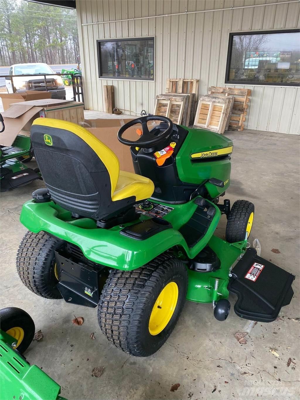 John Deere X380 Kompakttraktorer