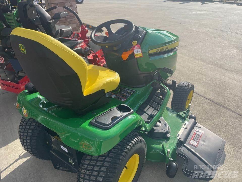 John Deere X380 Kompakttraktorer