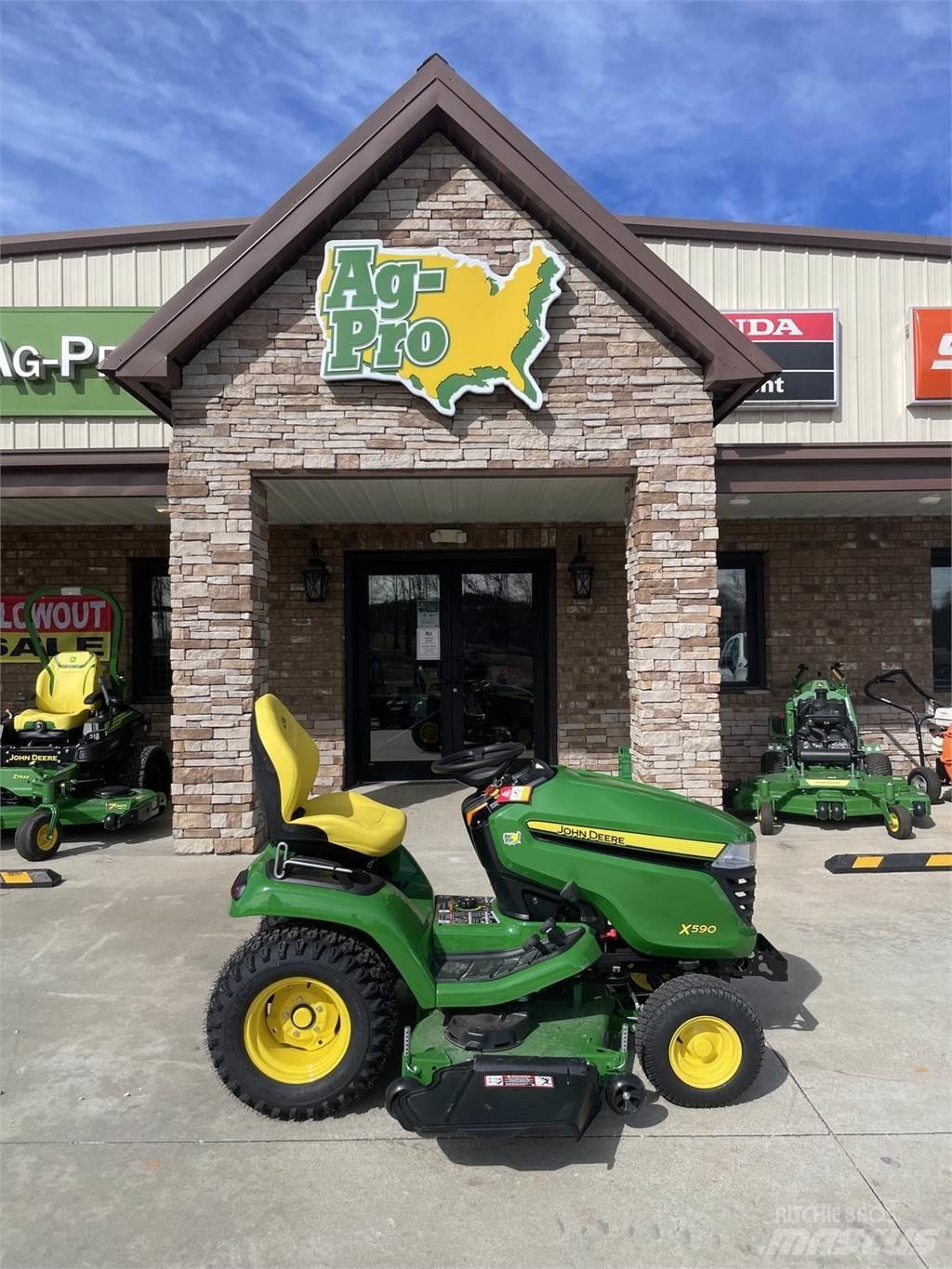 John Deere X590 Kompakttraktorer