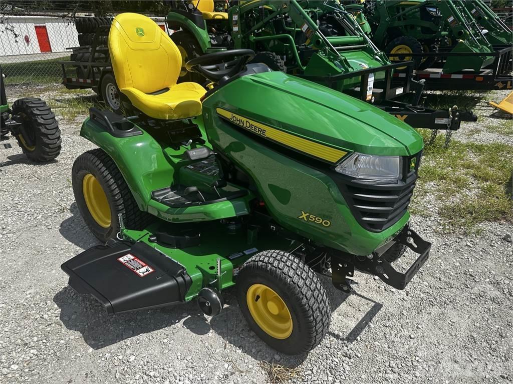 John Deere X590 Kompakttraktorer