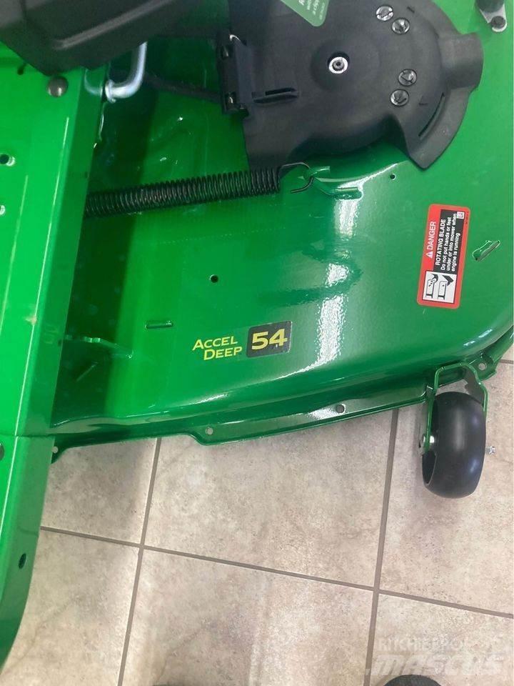 John Deere Z325E Spakstyrte gressklippere