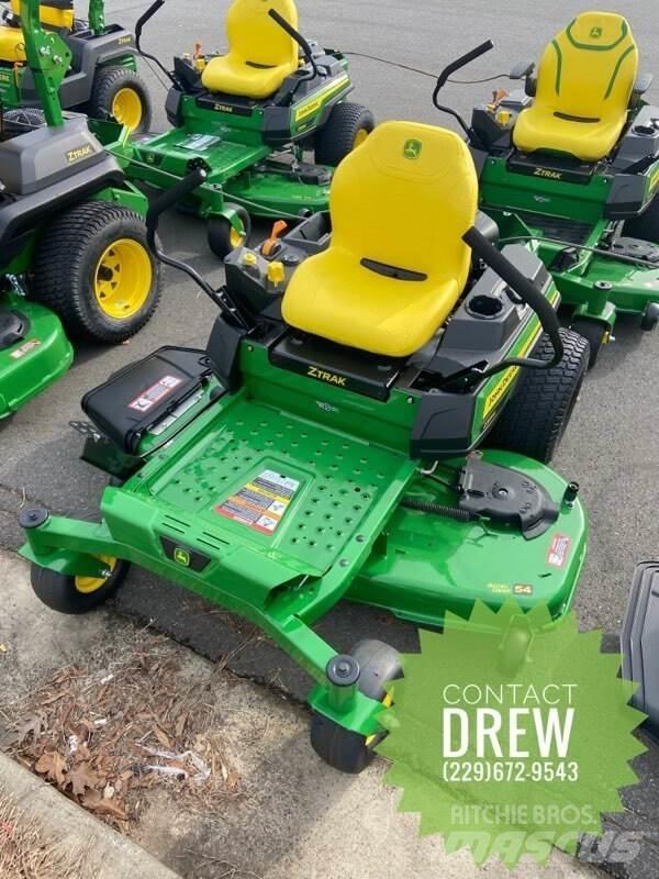 John Deere Z325E Spakstyrte gressklippere