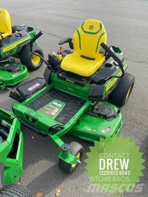 John Deere Z330R Spakstyrte gressklippere
