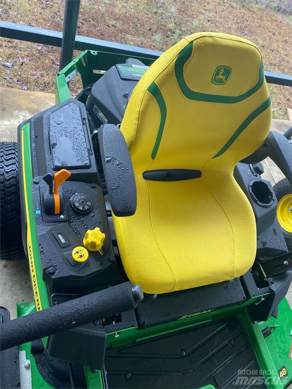 John Deere Z330R Spakstyrte gressklippere