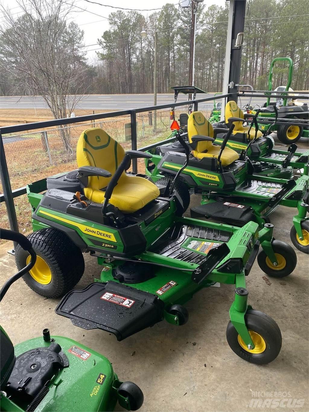 John Deere Z330R Spakstyrte gressklippere