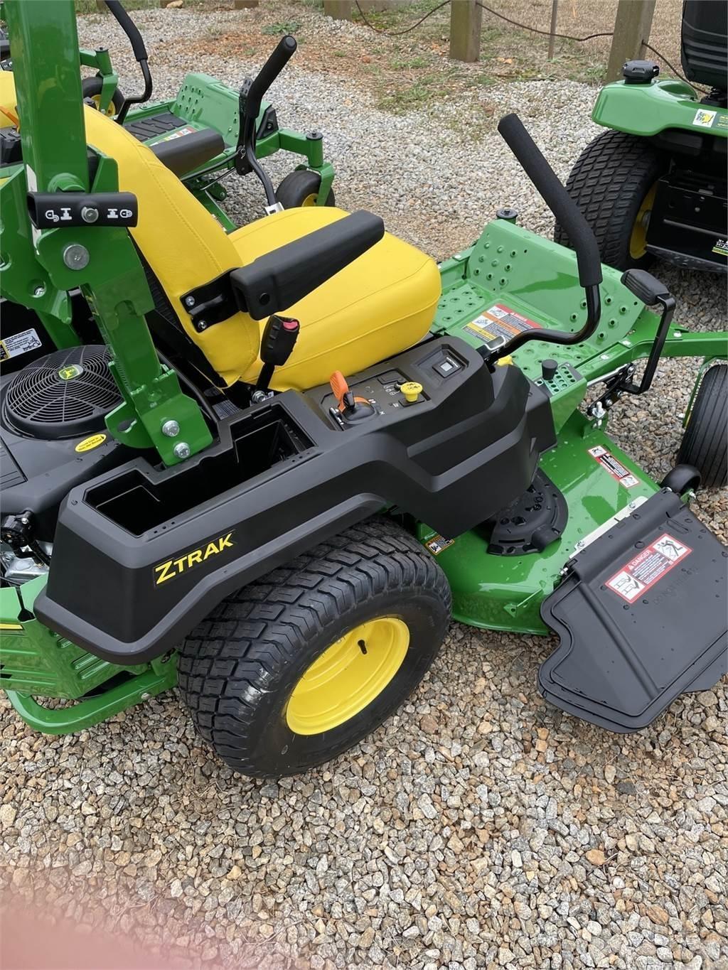 John Deere Z515E Spakstyrte gressklippere