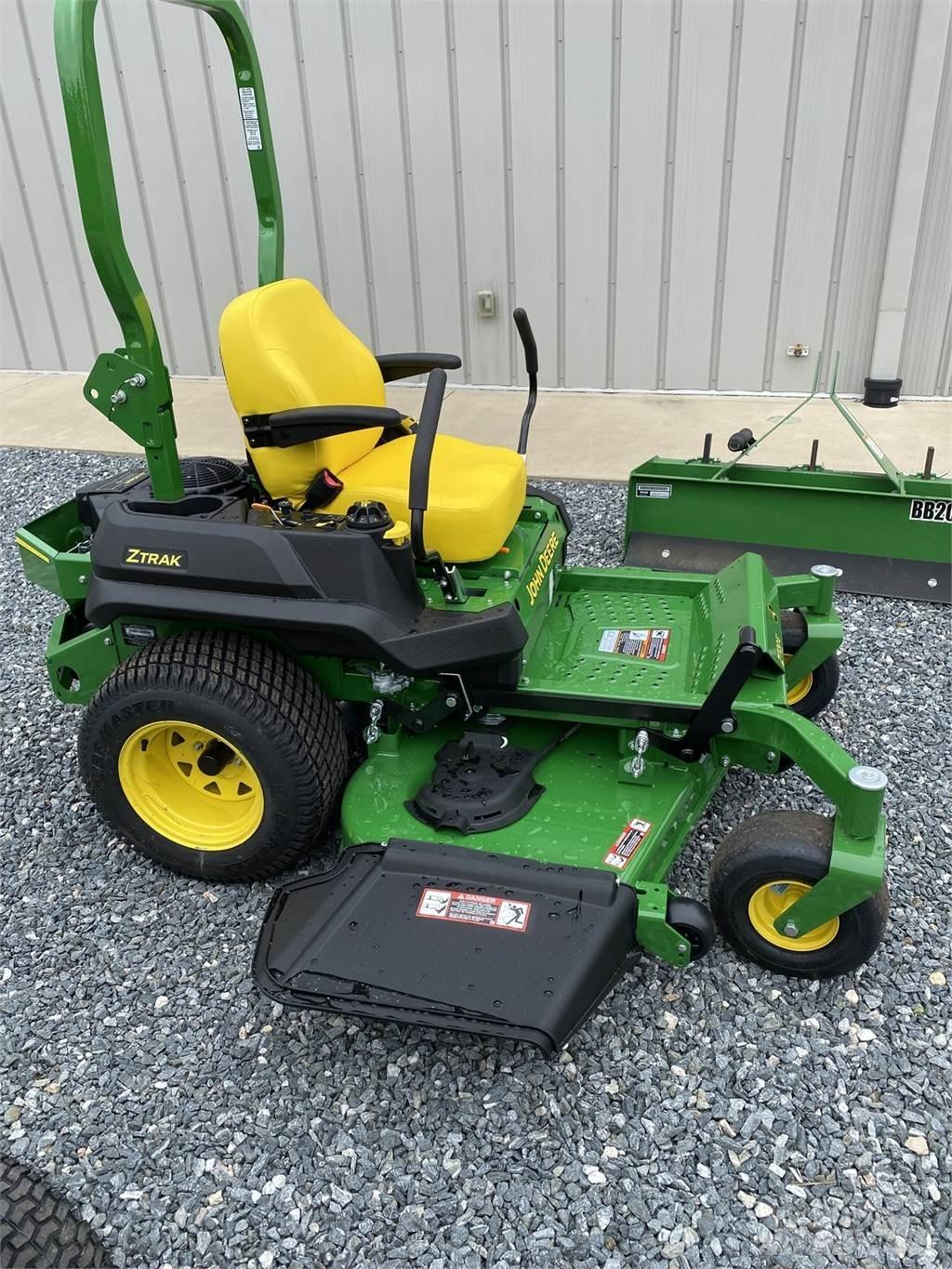 John Deere Z720E Spakstyrte gressklippere
