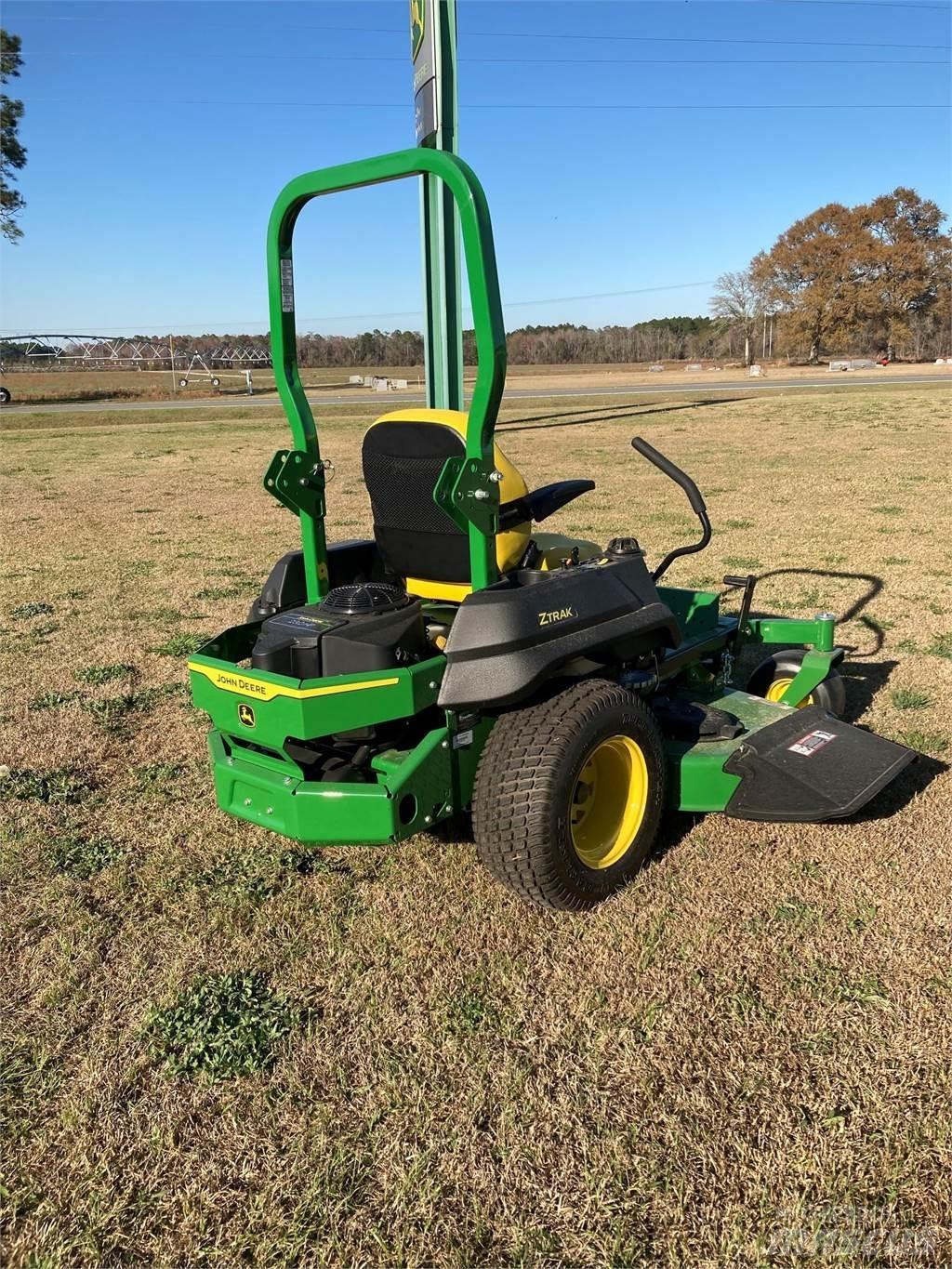 John Deere Z720E Spakstyrte gressklippere