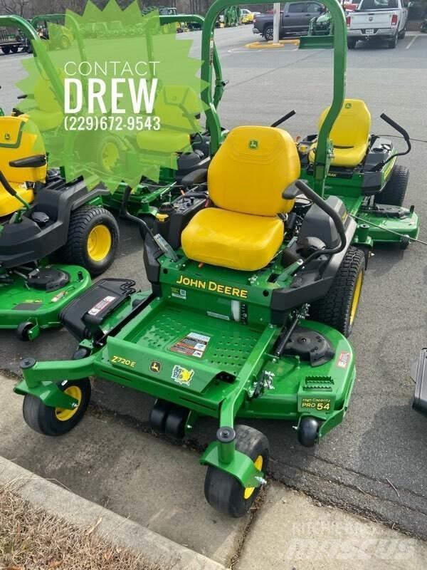 John Deere Z720E Spakstyrte gressklippere