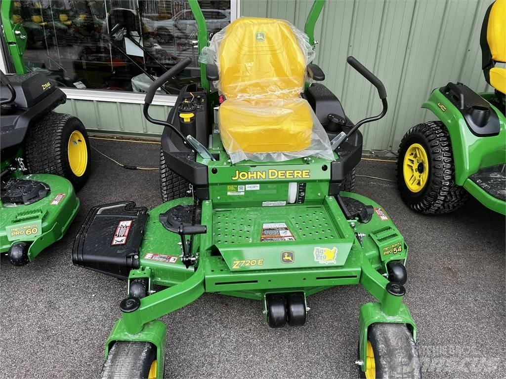 John Deere Z720E Spakstyrte gressklippere
