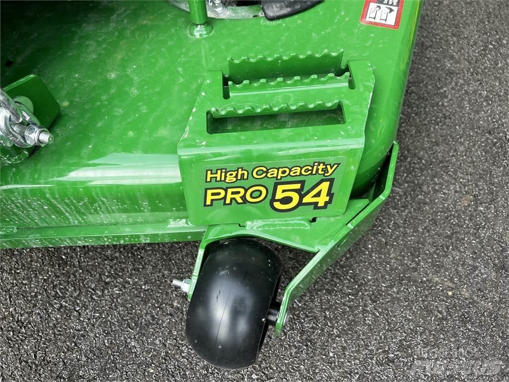 John Deere Z720E Spakstyrte gressklippere