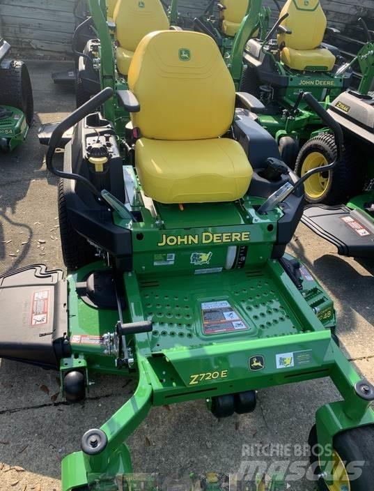 John Deere Z720E Spakstyrte gressklippere