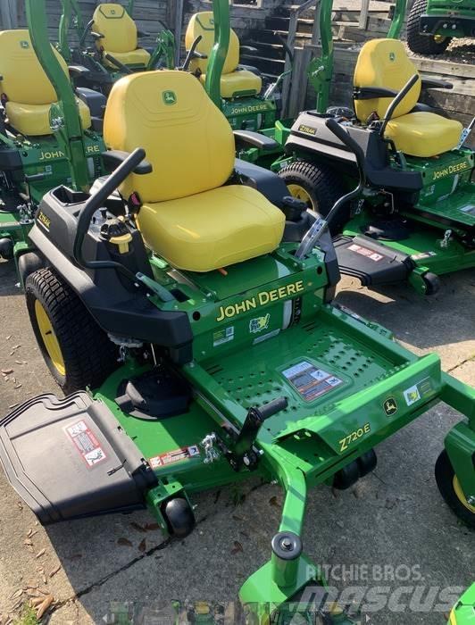 John Deere Z720E Spakstyrte gressklippere