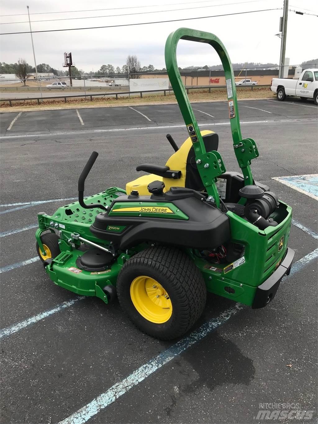 John Deere Z920M Spakstyrte gressklippere