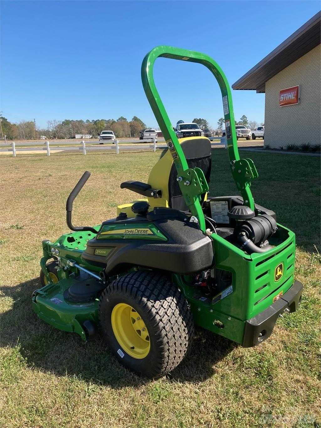 John Deere Z920M Spakstyrte gressklippere