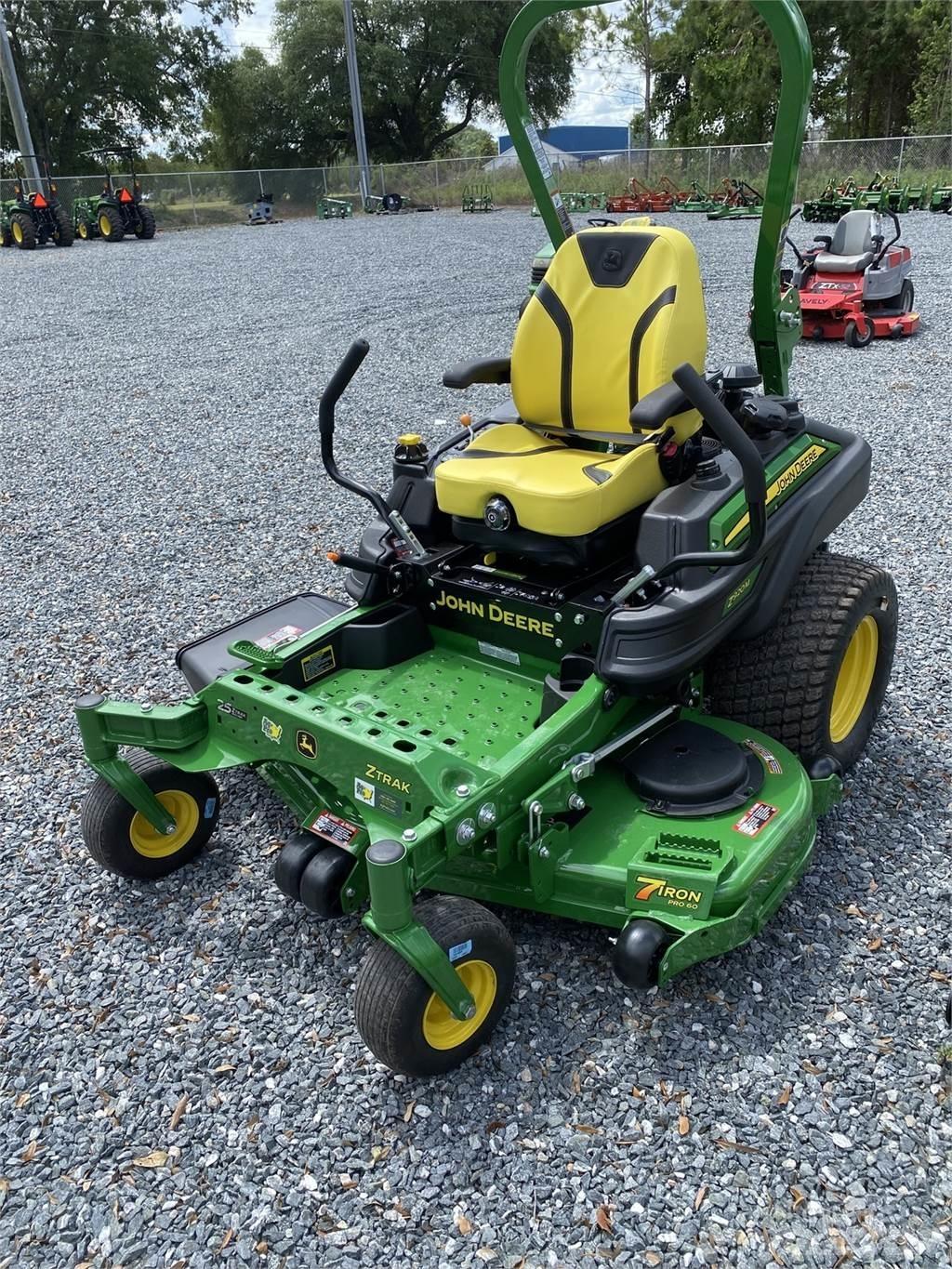 John Deere Z920M Spakstyrte gressklippere