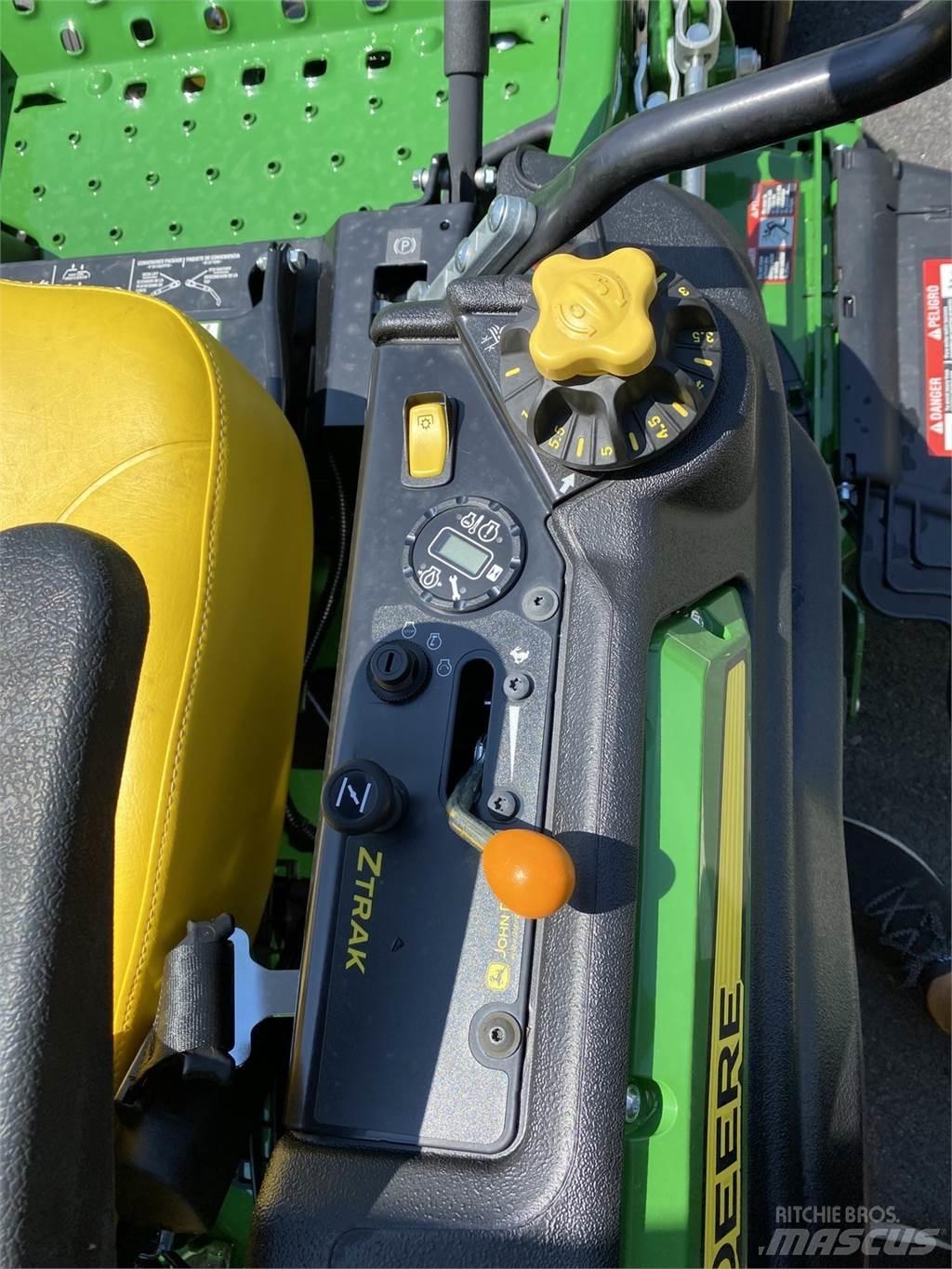 John Deere Z920M Spakstyrte gressklippere