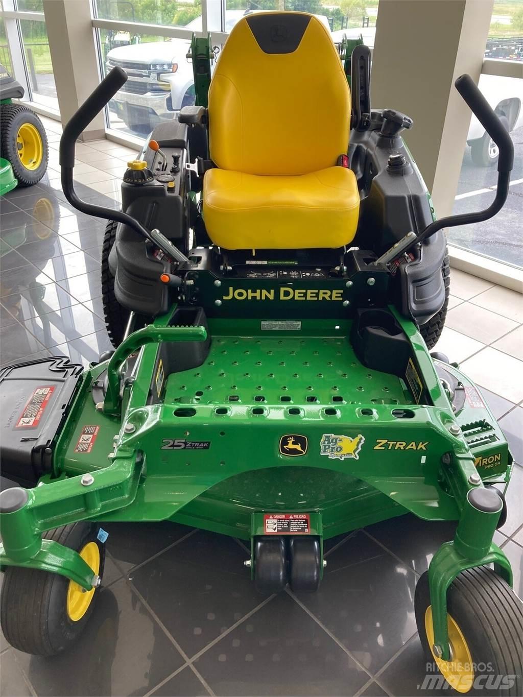 John Deere Z920M Spakstyrte gressklippere