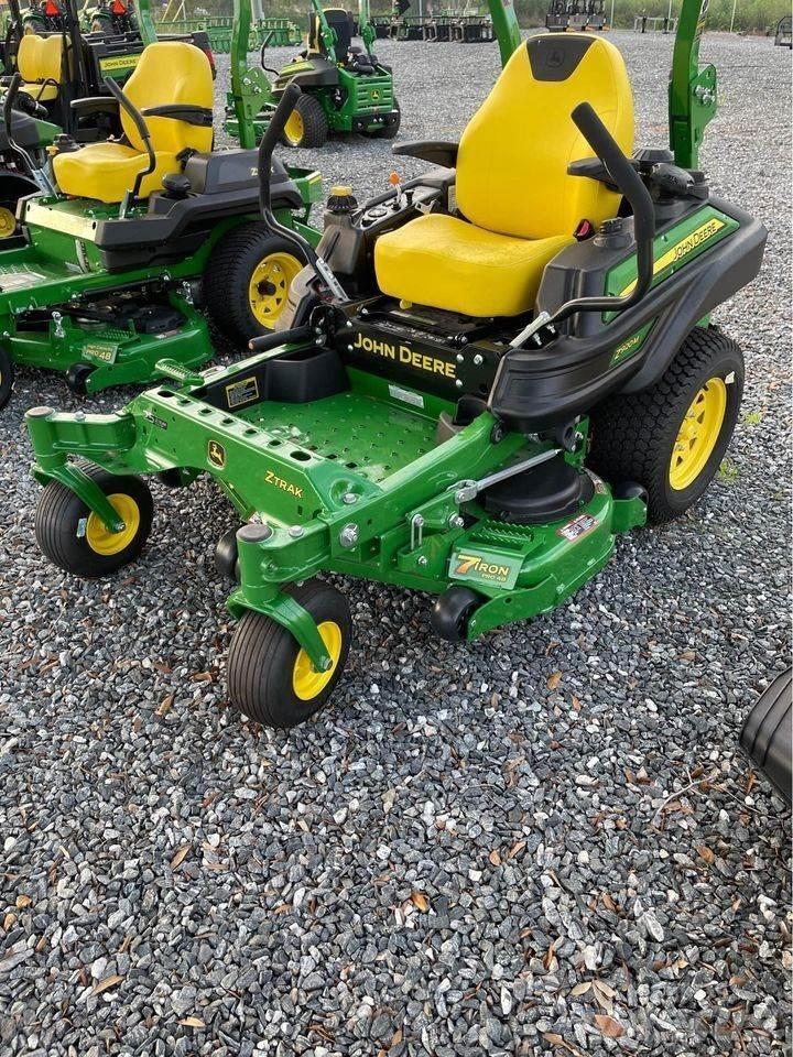 John Deere Z920M Spakstyrte gressklippere