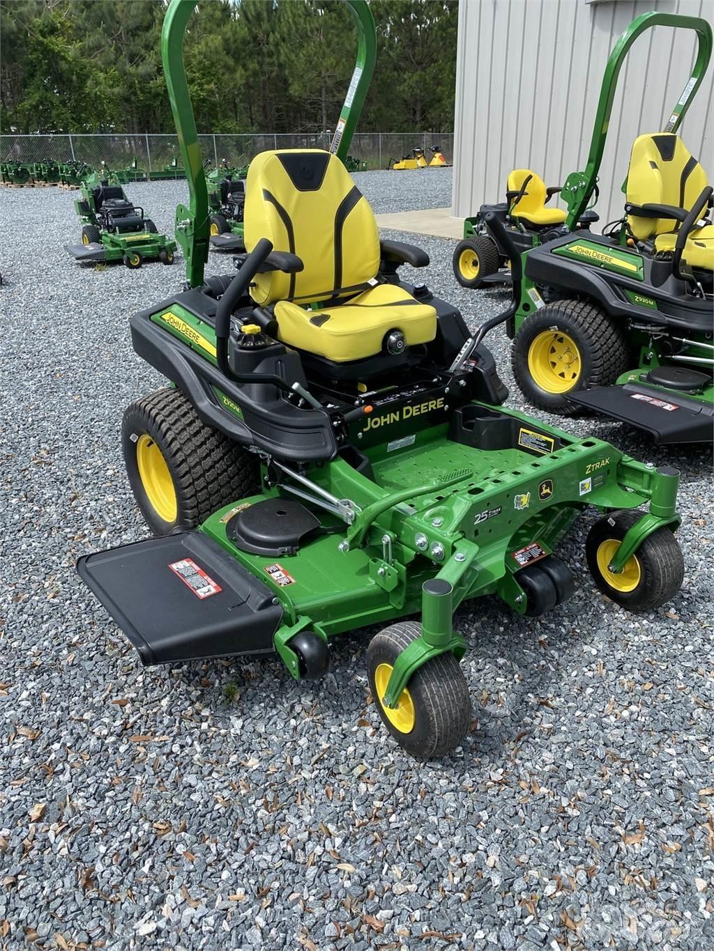 John Deere Z920M Spakstyrte gressklippere