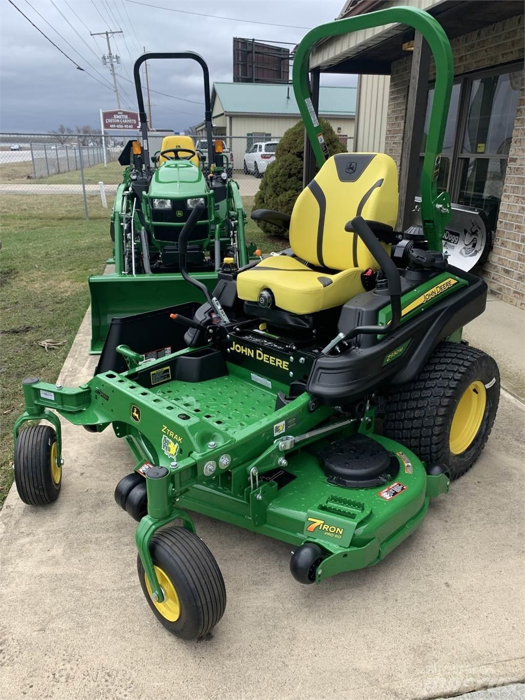 John Deere Z930M Spakstyrte gressklippere