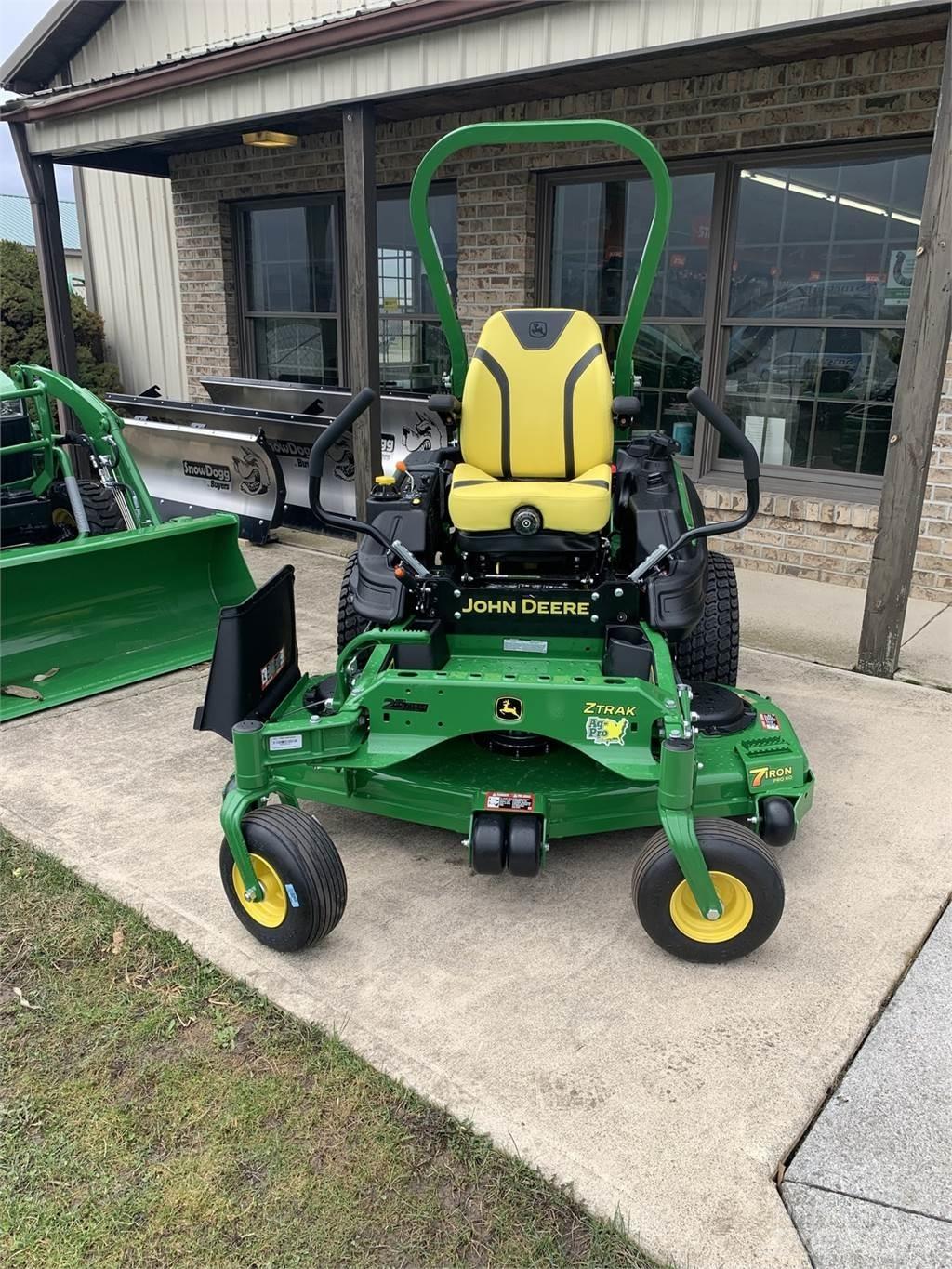 John Deere Z930M Spakstyrte gressklippere