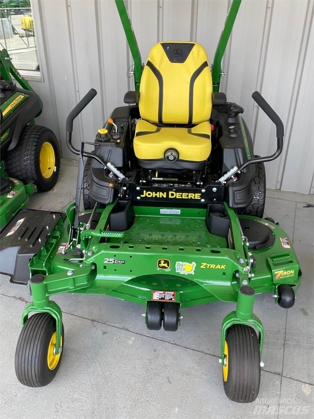 John Deere Z930M Spakstyrte gressklippere